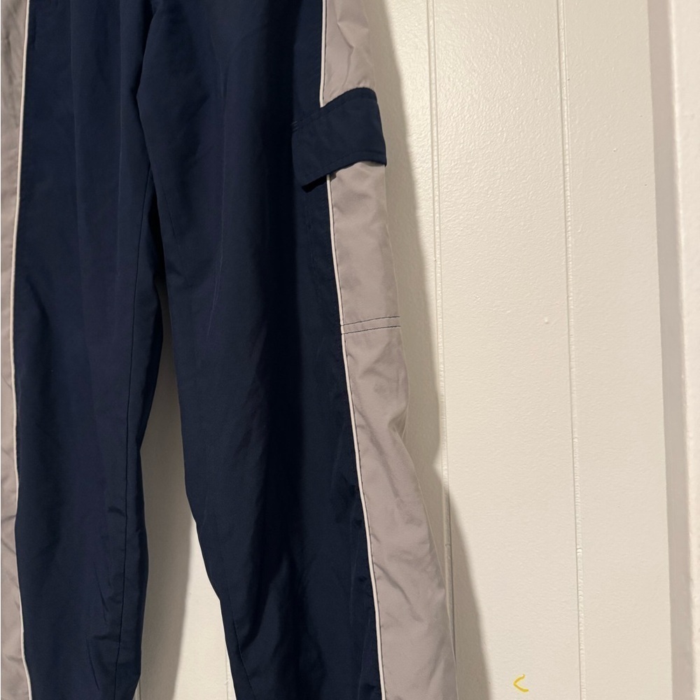 NIKE BOYS WIND PANTS SIZE 14-16 used like a new